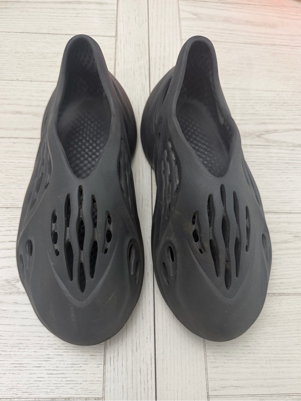 Black Yeezy Adidas Foam Slip-On Clog Shoes in Black